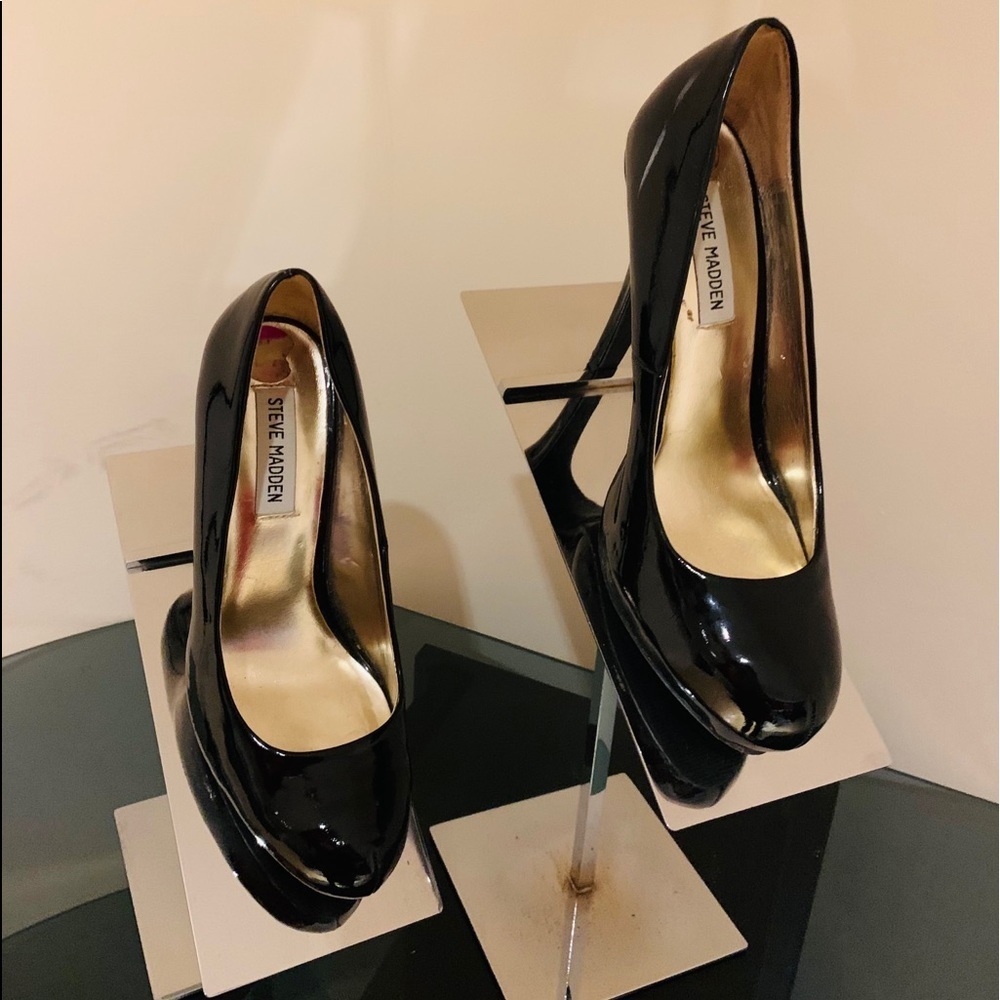 S32- 💲💲SALE 💲💲Steve Madden black pumps size 8.5